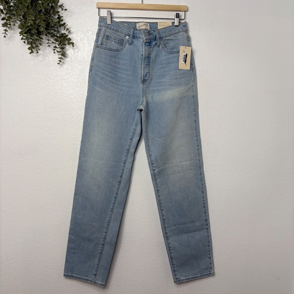 NWT Universal Thread Womens 90s Straight Leg High Rise Light Wash Jeans Size 6